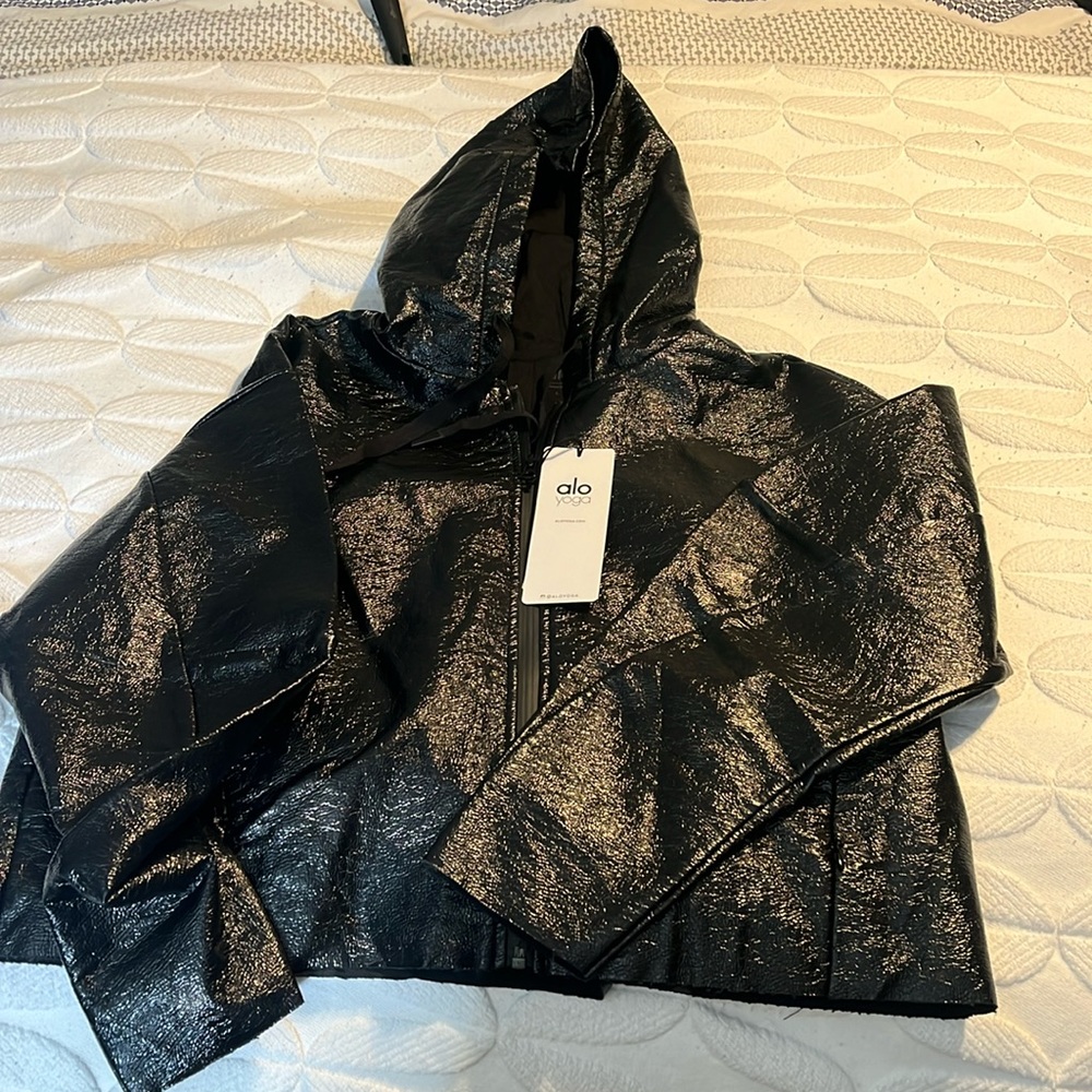 Brand New ALO yoga glaze jacket size large